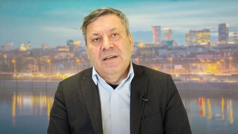 Janusz Piechocinski wiatraki farmy wiatrowe news 29 08 2025 opinia