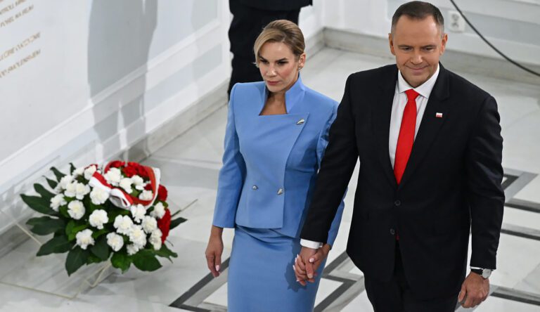 Nawrocki Nawroccy obietnice news 08 2025