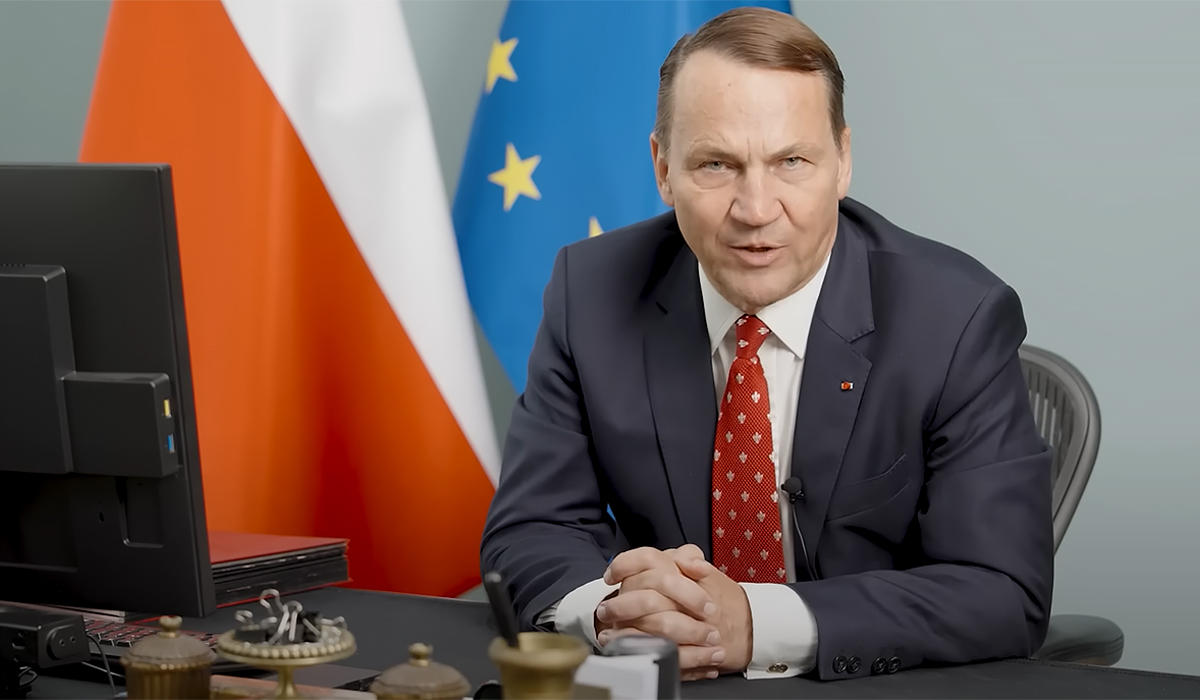 Radosław Sikorski news 08 2025