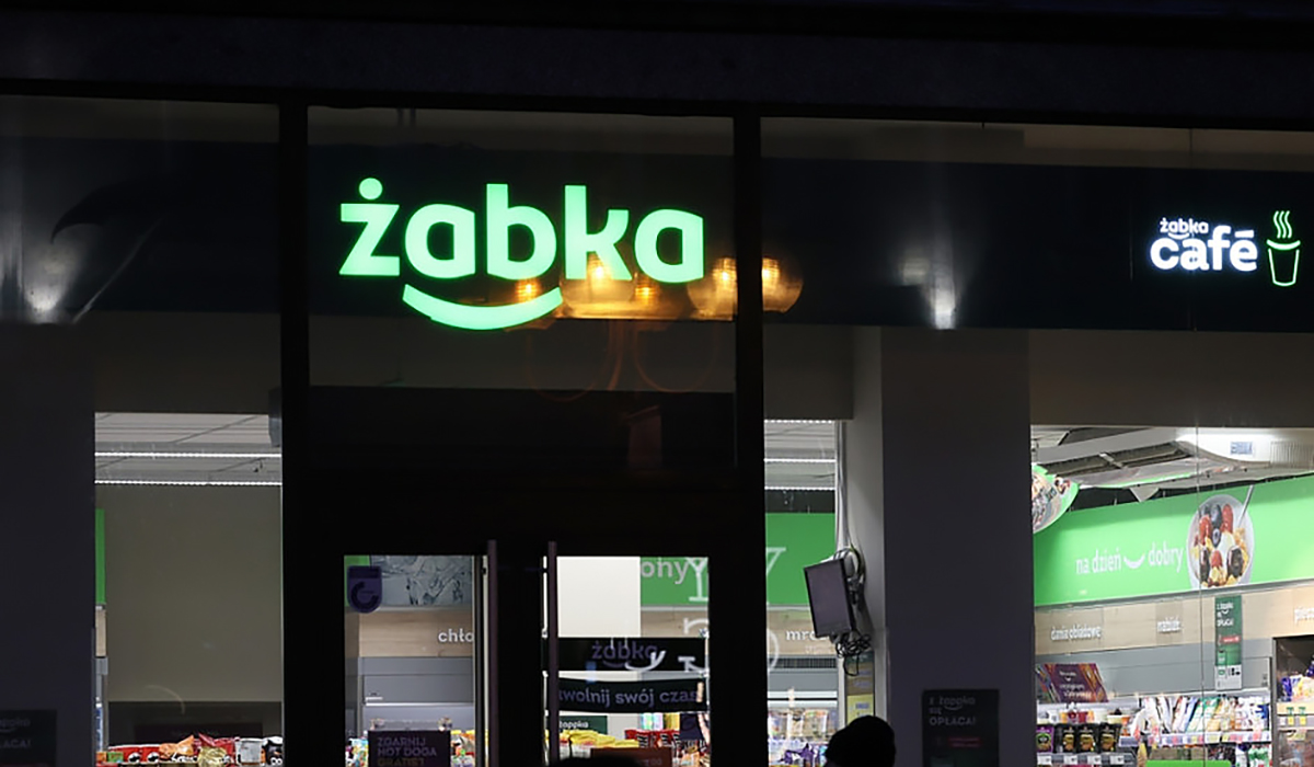 Sklepy otwarte 15 sierpnia 2025 15 08 gdzie zakupy